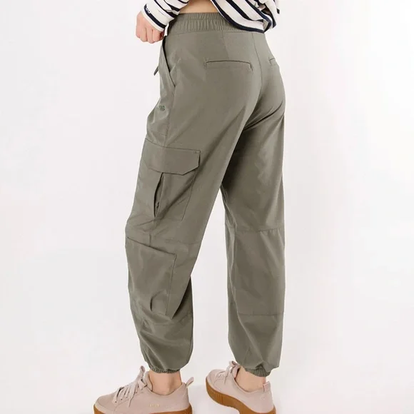 Albion L Jetsetter Cargo Joggers in Olive Green - Picture 3 of 9